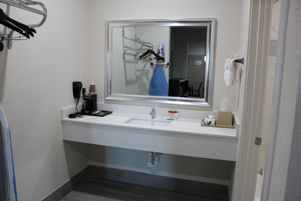 Scottish Inn & Suites - Iah Airport Humble Extérieur photo